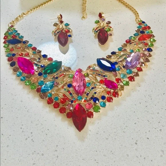 Gemstones Just Gorgeous That’s The Word for This Beautiful Necklace - Picture 4 of 5